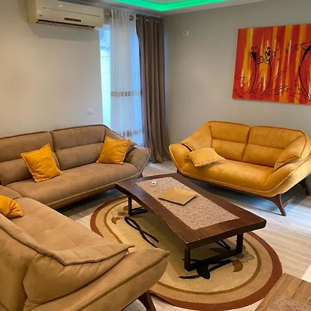 Xhoeli Apartament Апартаменты